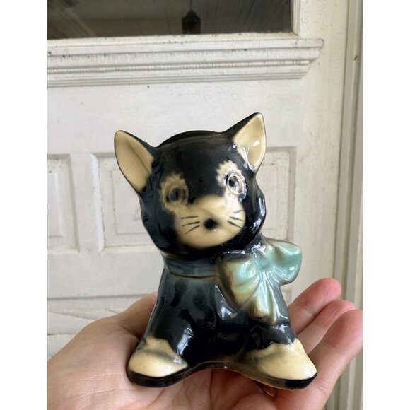 Vintage Shawnee Pottery Small Black Kitten With Bow Planter - Picture 2 of 7